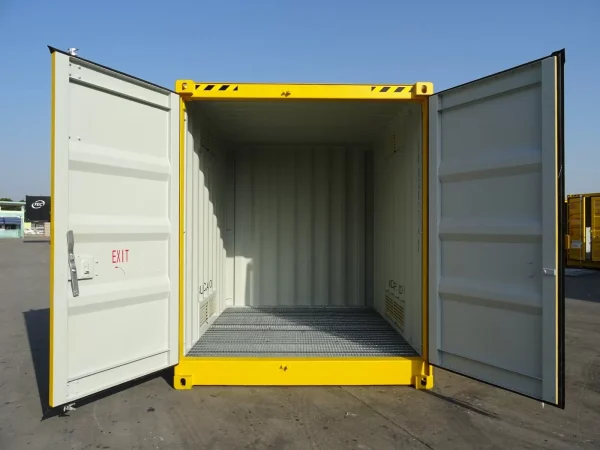 10HC-DG-Open-door-min.webp 10ft hoge kubuscontainer voor gevaarlijke goederen