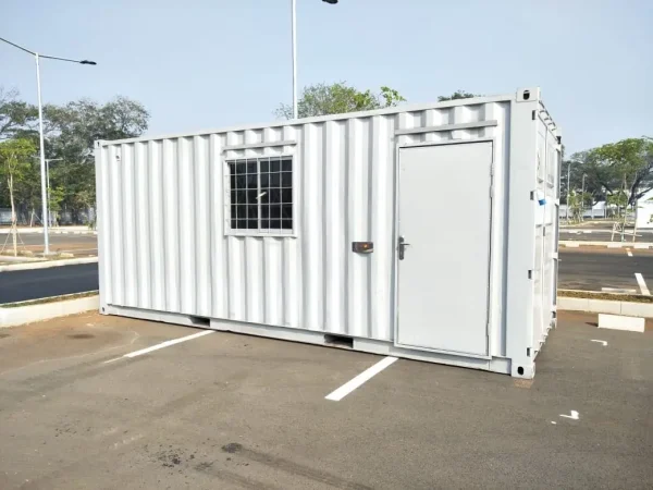 20ft kantoorcontainer met 1 deur en raam