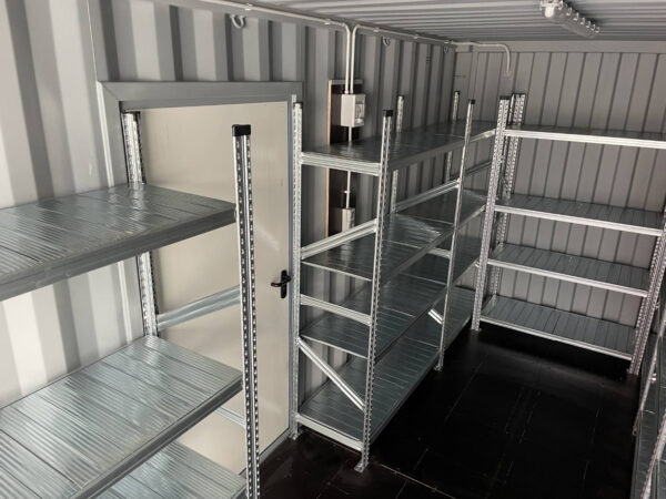 20 Fuß Lagercontainer mit Seitentür, Licht und Regalen – Neu