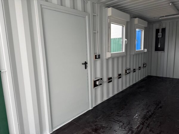 20-Fuß Lagercontainer ONE WAY mit Fenster und Personentür – Neu