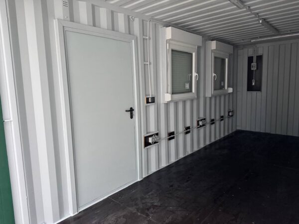 20-Fuß Lagercontainer ONE WAY mit Fenster und Personentür – Neu