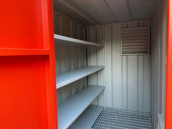 sicherer begehbarer Chemikalien- bzw. Gefahrstofflagerraum aus Stahl