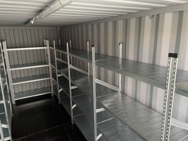 20 Fuß Lagercontainer mit Seitentür, Licht und Regalen – Neu